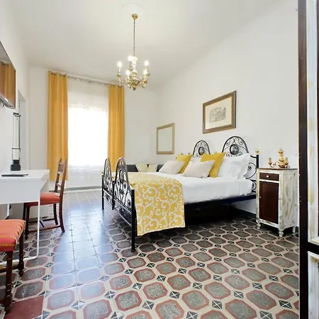 Ych-luminoso Per 8 Pax Apartament *